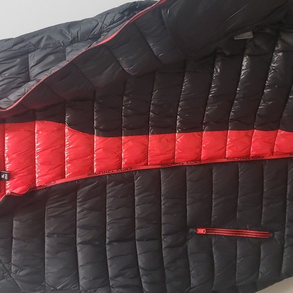 MK Michael Kors NWOT Lightweight Full-zip Black w/ Red Trim Puffer Jacket, XL - Picture 6 of 9